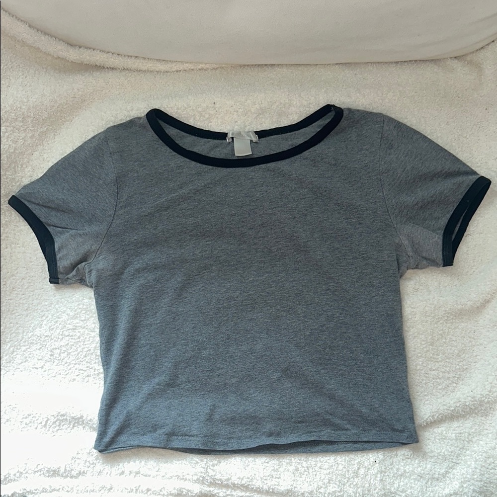 Bozzolo Gray and Black Crop Top with Fitted Silhouette